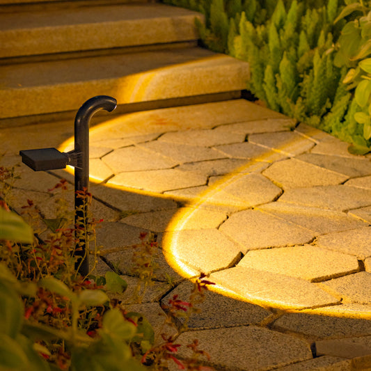 Solar lawn lights
